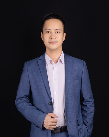 經理  張啟友